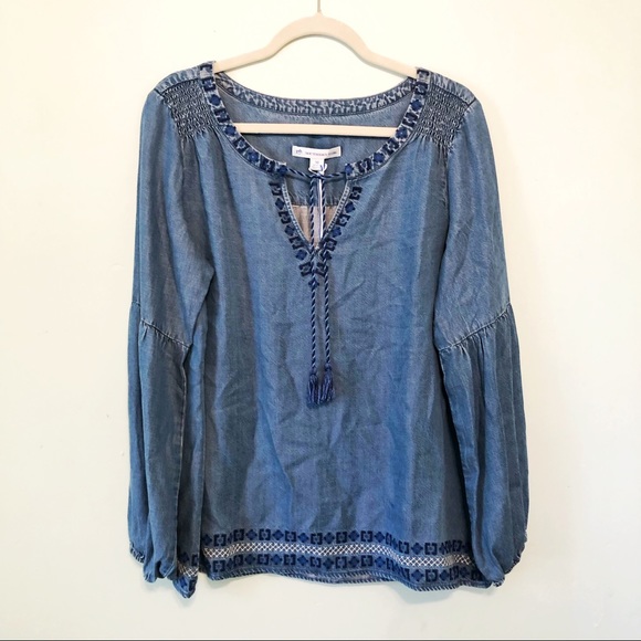 Southern Tide Brinkley Blouse Chambray Tassels Ruffle Sleeve Sz M NWT Great Gift - Picture 3 of 14